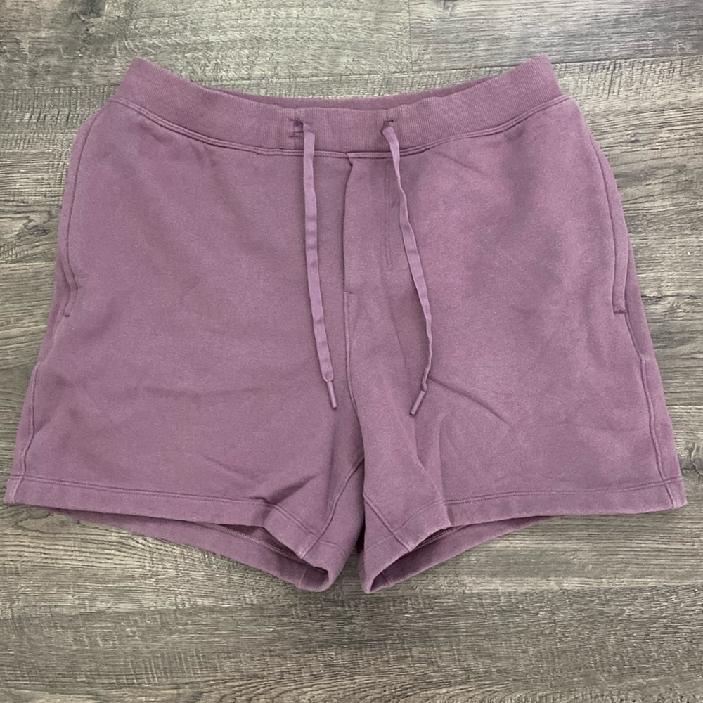 Lululemon Men’s 5” short - Medium